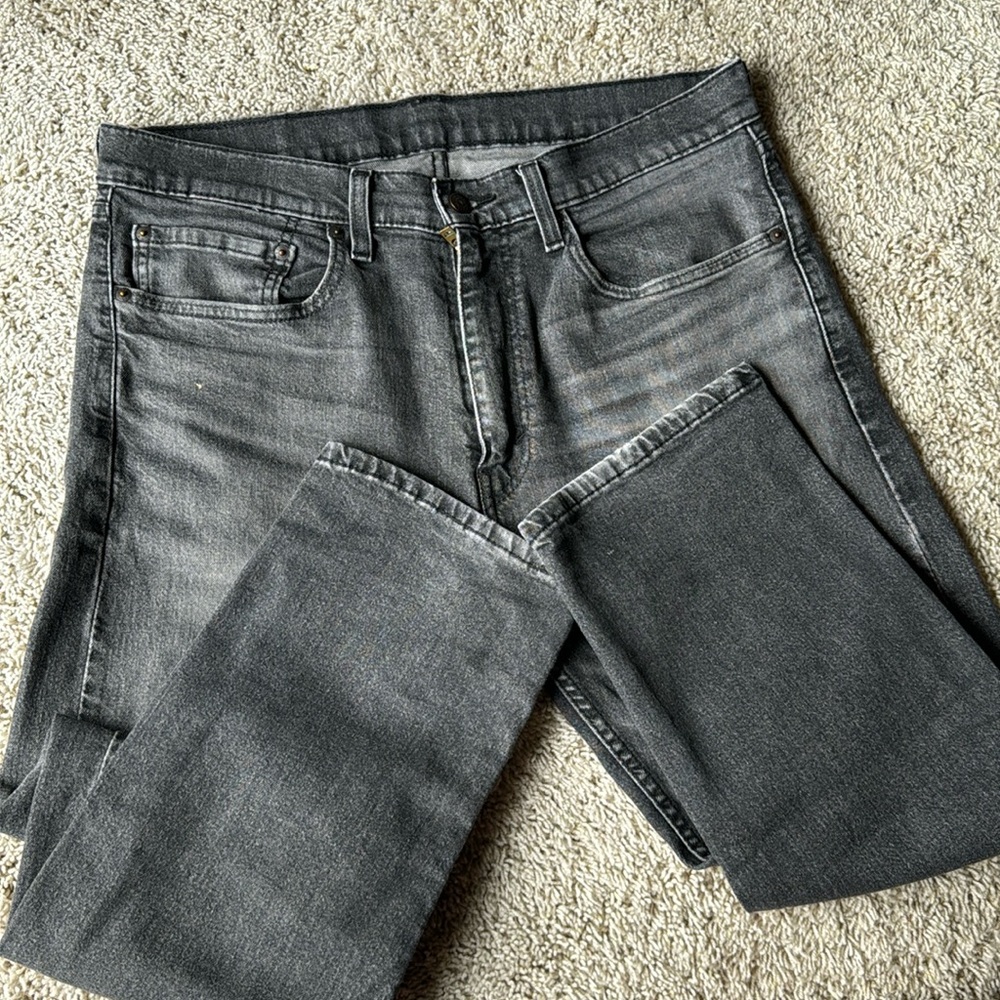 Levi Strauss and Company style 505 W34 L32
Great condition.
